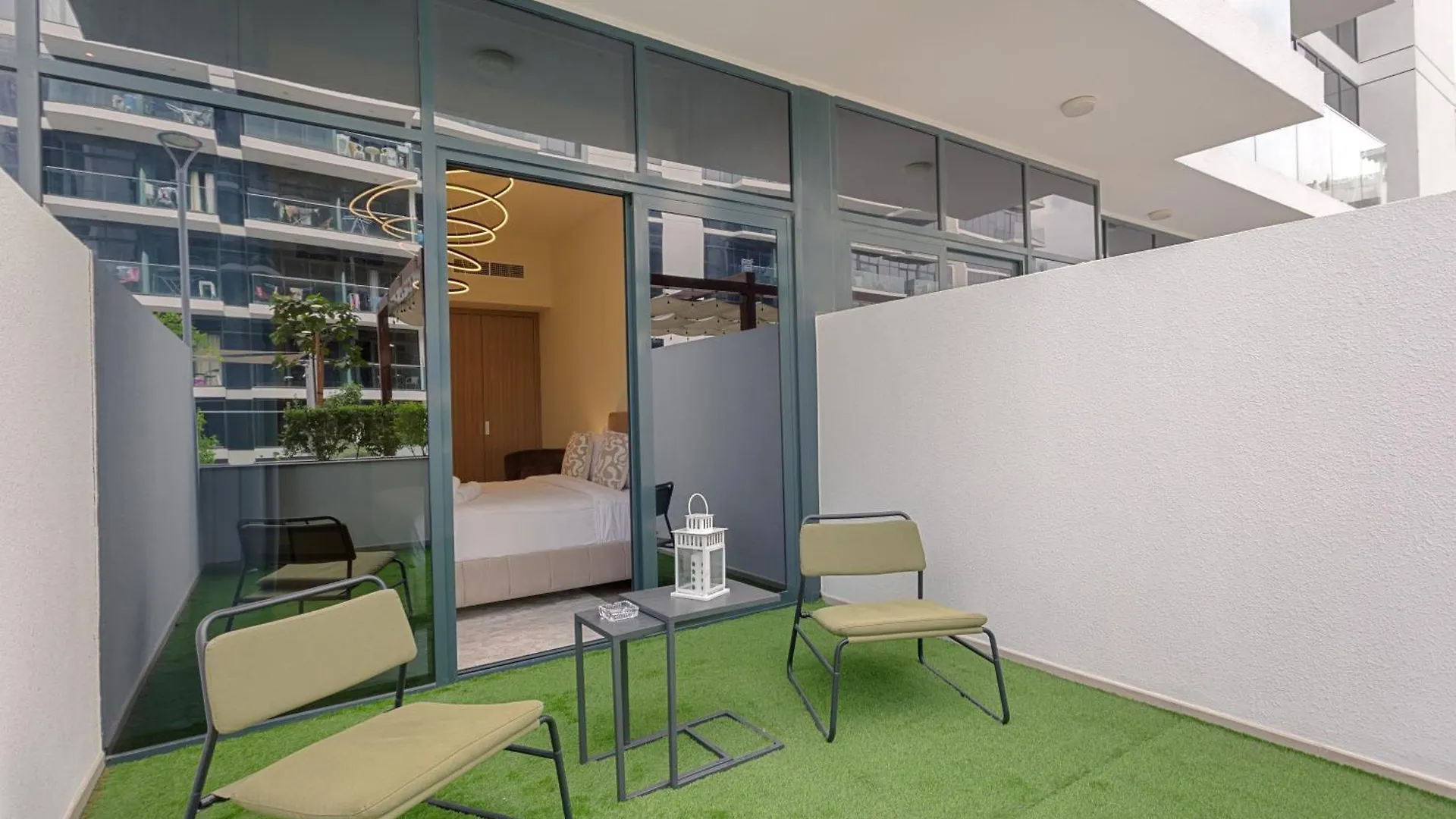Sleek Studio Apartment In Azizi Riviera دبي 0*,